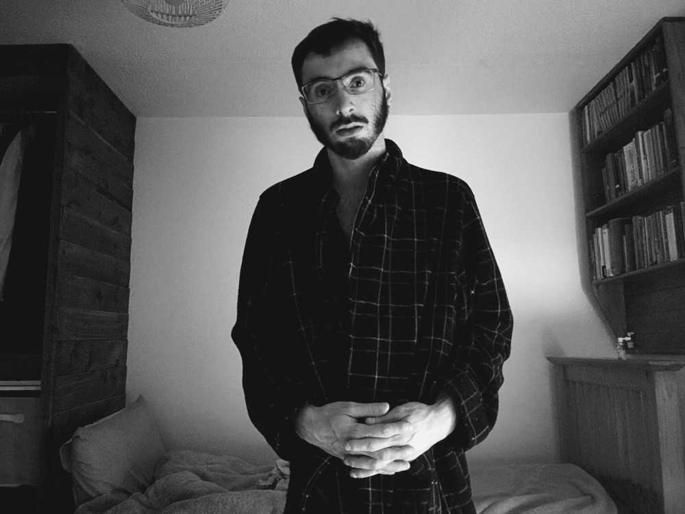 Zachary Mason Returns to His Folk Roots on "Welcome To My Heart"